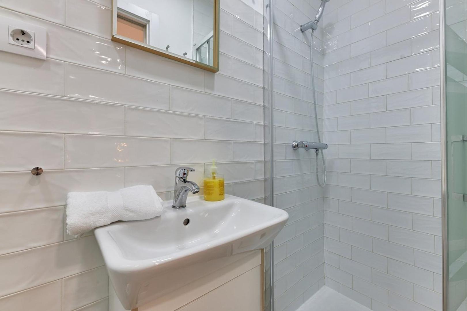 Fee4Me. Amazing Apartment In The Heart Of Lavapies Мадрид Екстериор снимка